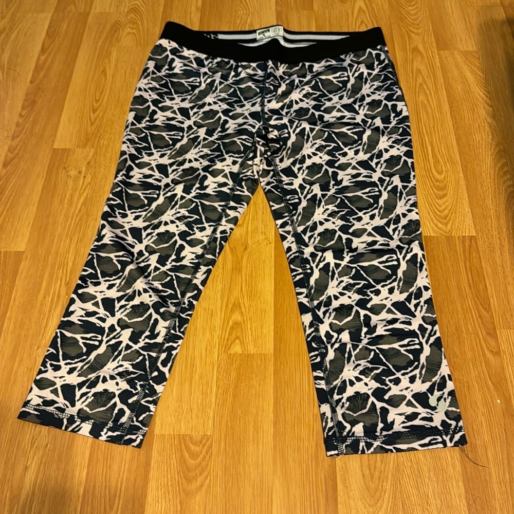 Soffe low rise workout pants - L